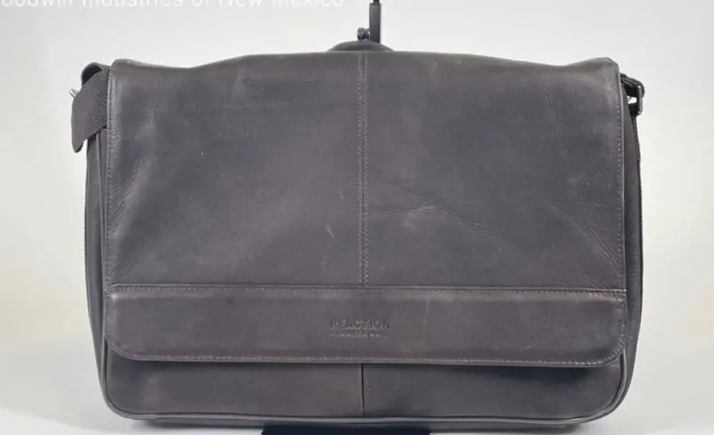 KENNETH COLE REACTION RISKY BUSINESS LEATHER MESSENGER CROSSBODY BAG